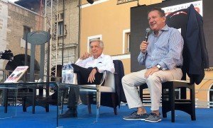 Fuorio Colombo presenta il suo nuovo libro "Trump Power". Conduce Antonio Di Bella