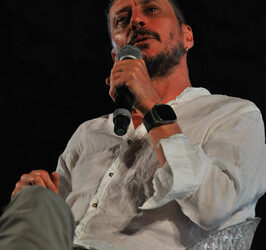 Luca Bizzarri a Passaggi Festival 2024 presenta “Non hanno un amico”