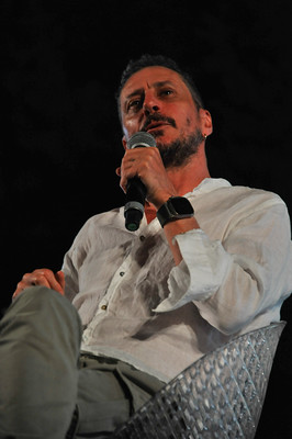 Luca Bizzarri a Passaggi Festival 2024 presenta “Non hanno un amico”
